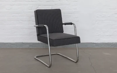 Iconic French 1930s Bauhaus Cantilever Armchair – Avantgarde Design in Tubular Steel