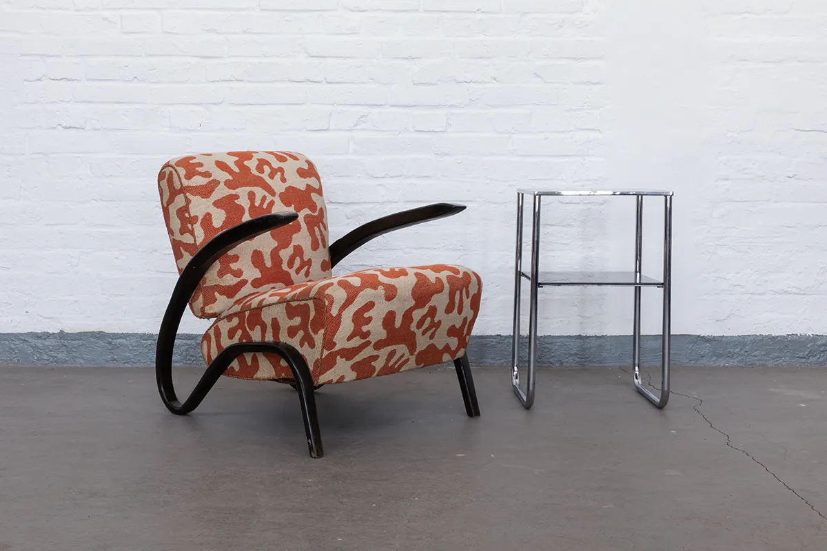kademo-store-halabala-h275-sessel-1930er-131I06 Original Halabala armchair, model H-275, designed ca. 1934 in Brno. A collector’s piece of Czechoslovak Modernism with fabric by Antonín Kybal.