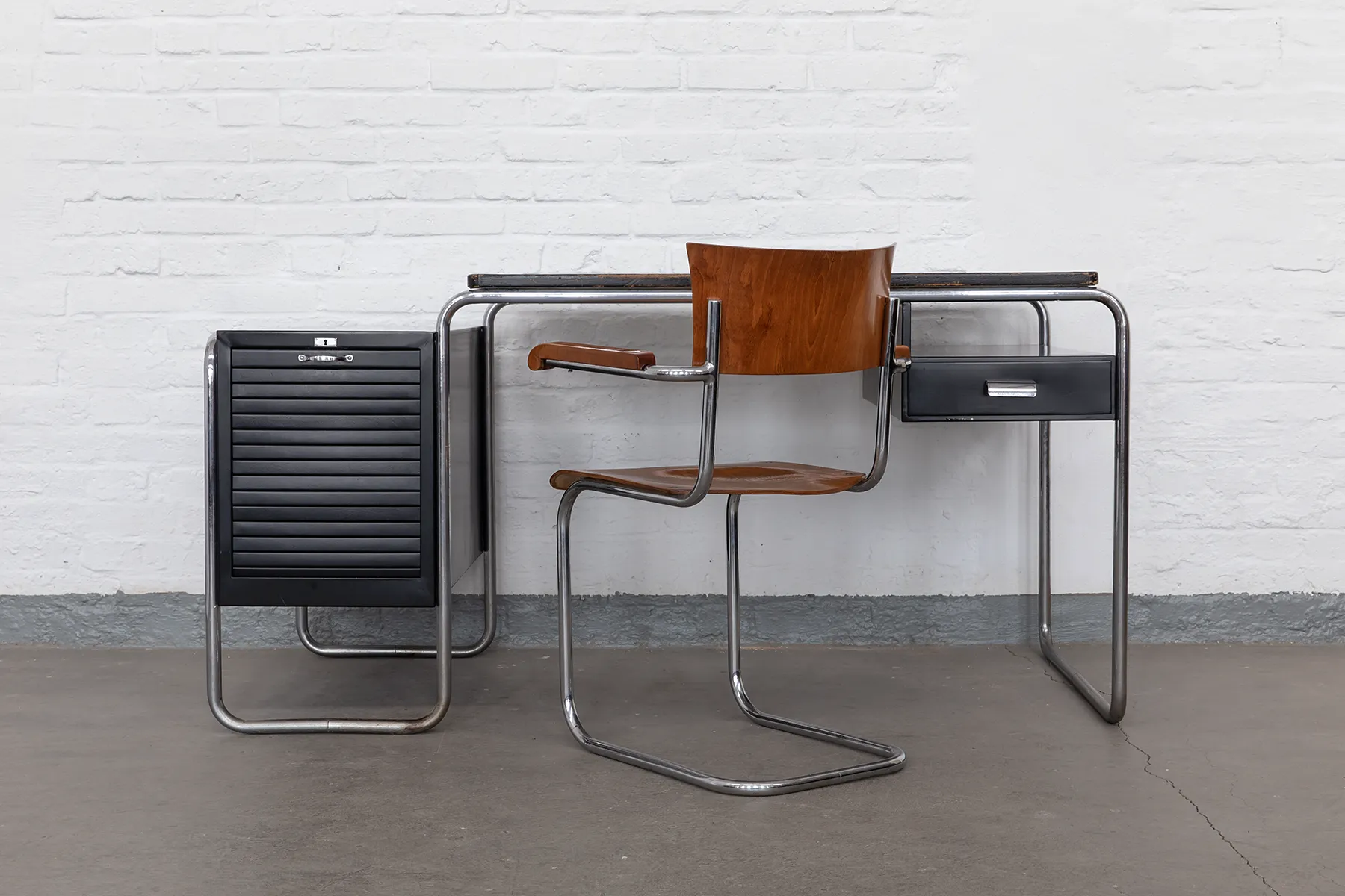 mauser b65 desk after a design by Marcel Breuer – bauhaus modernism, 1950s