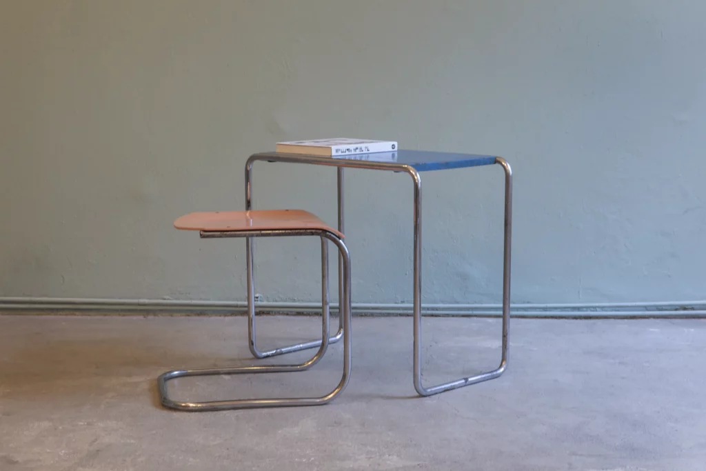 1930s B9 side table by Marcel Breuer with its original blue finish and a chrome-plated tubular steel frame.